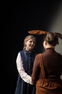 Dorotka a klokan (foto: Tobiáš Kubišta)
